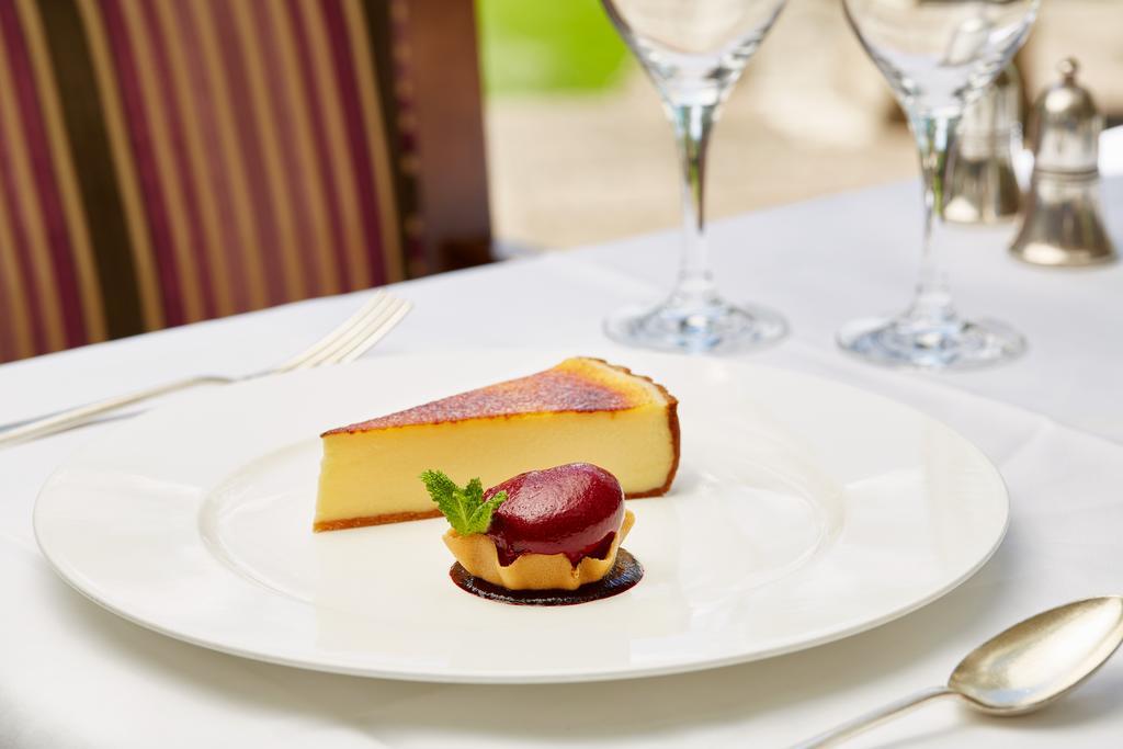 Ockenden Manor Hotel & Spa Cuckfield Екстериор снимка